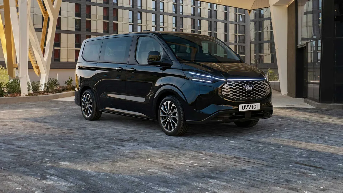 Ford E-Tourneo Custom