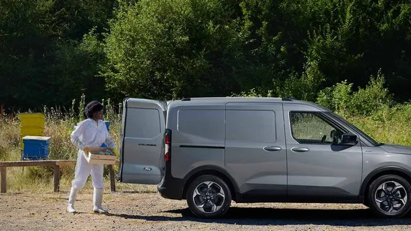 Ford E-Transit Courier