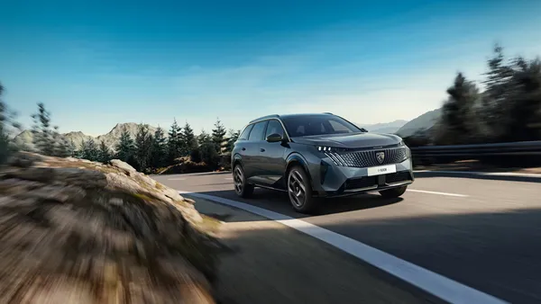 Peugeot E-5008